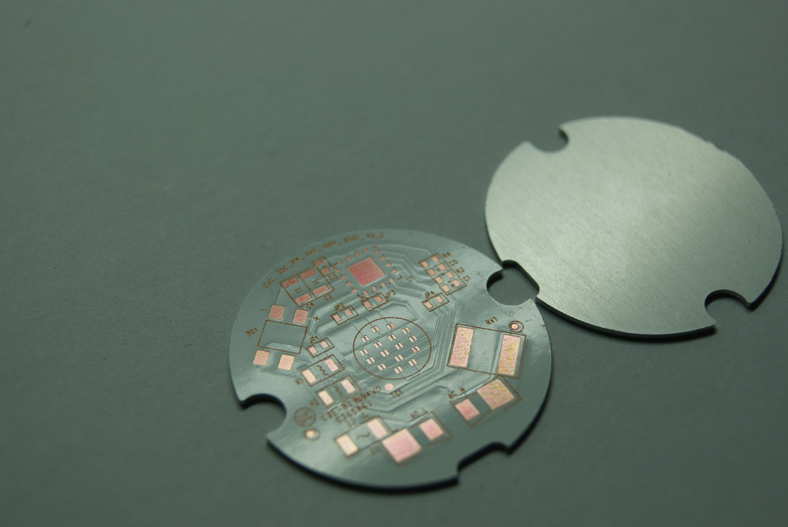 PCB metálico Ventec de 2 a 16 capas con máscara antisoldante verde para rendimiento