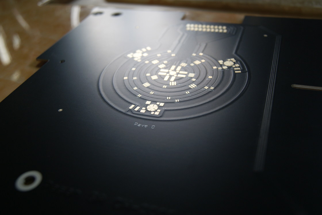 PCB de metal PTTC de pantalla de seda negra con 2-16 capas para una funcionalidad y durabilidad óptimas