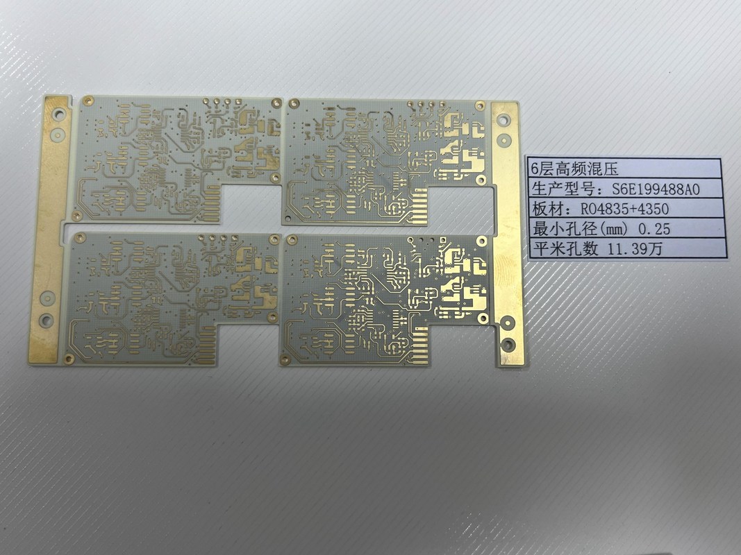 PCB híbrido de alta frecuencia con placa de circuito con conductividad térmica de 0,24 W/m-K y número de capas