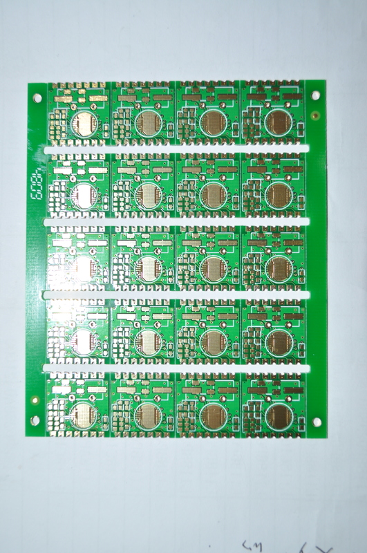 Placa impresa de doble cara versátil con un grosor de 1,6 mm y una distancia mínima entre el agujero y el cobre de 0,2 mm